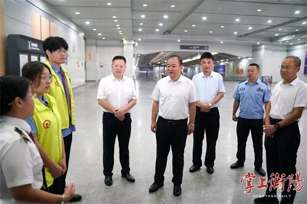 朱健调研调度国庆节假期返程交通旅游秩序等工作