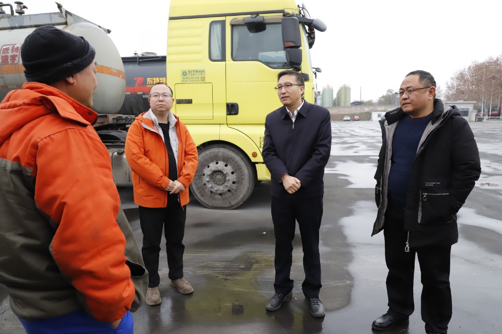 黄含茂督导检查安全生产工作