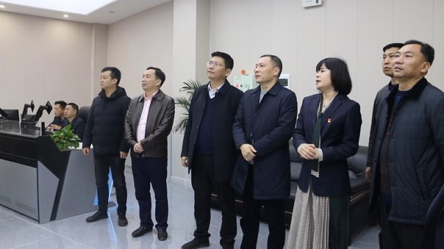 2月8日,副市长周斐率市科工信局,国网耒阳电力公司等单位相关负责人