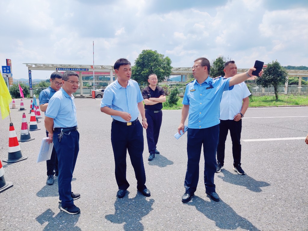 李兴志督导高速公路"三保三大"专项行动