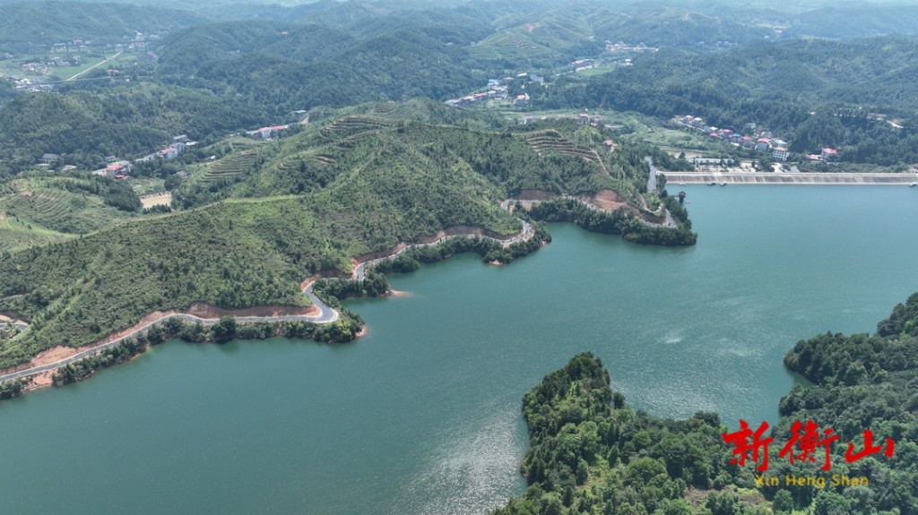 [衡山县] 衡山：九观湖环湖公路沥青摊铺即将完成 预计9月初通车