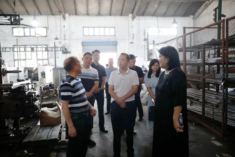 [雁峰区] 魏春生深入开展“两重”“两新”送解优专项行动