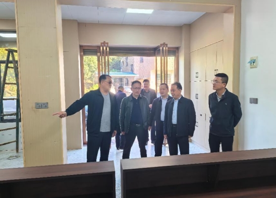 陈晓春率队调研乡村振兴工作