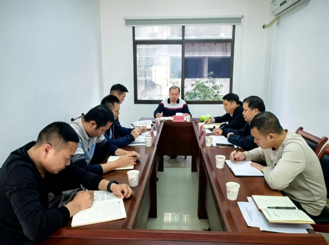 驻市应急管理局纪检监察组组长周思帆一行深入市应急管理综合行政执法支队各派驻执法大队调研