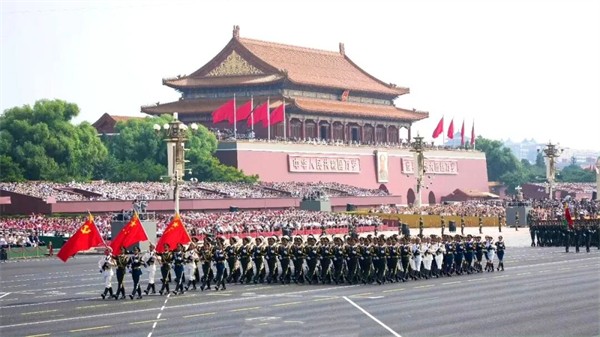 衡阳公安收看中国人民抗日战争暨世界反法西斯战争胜利80周年大会