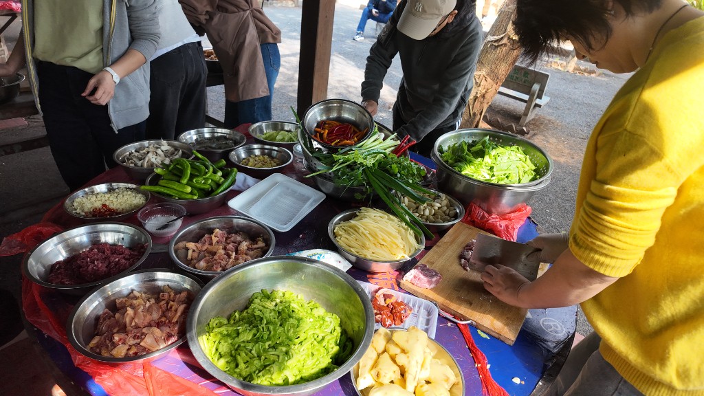 "秋韵野趣,舌尖匠心"——衡阳市城建档案馆开展秋游野炊活动