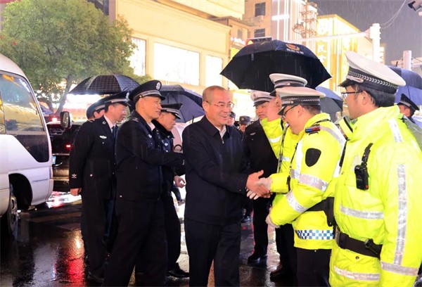 衡阳公安：全力护航2025跨年夜