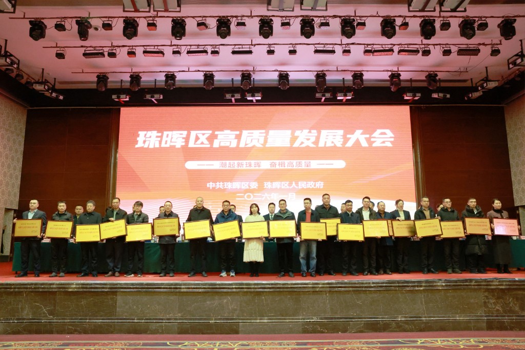 adfeb0af5ab94b20812a8fcf69b4c224