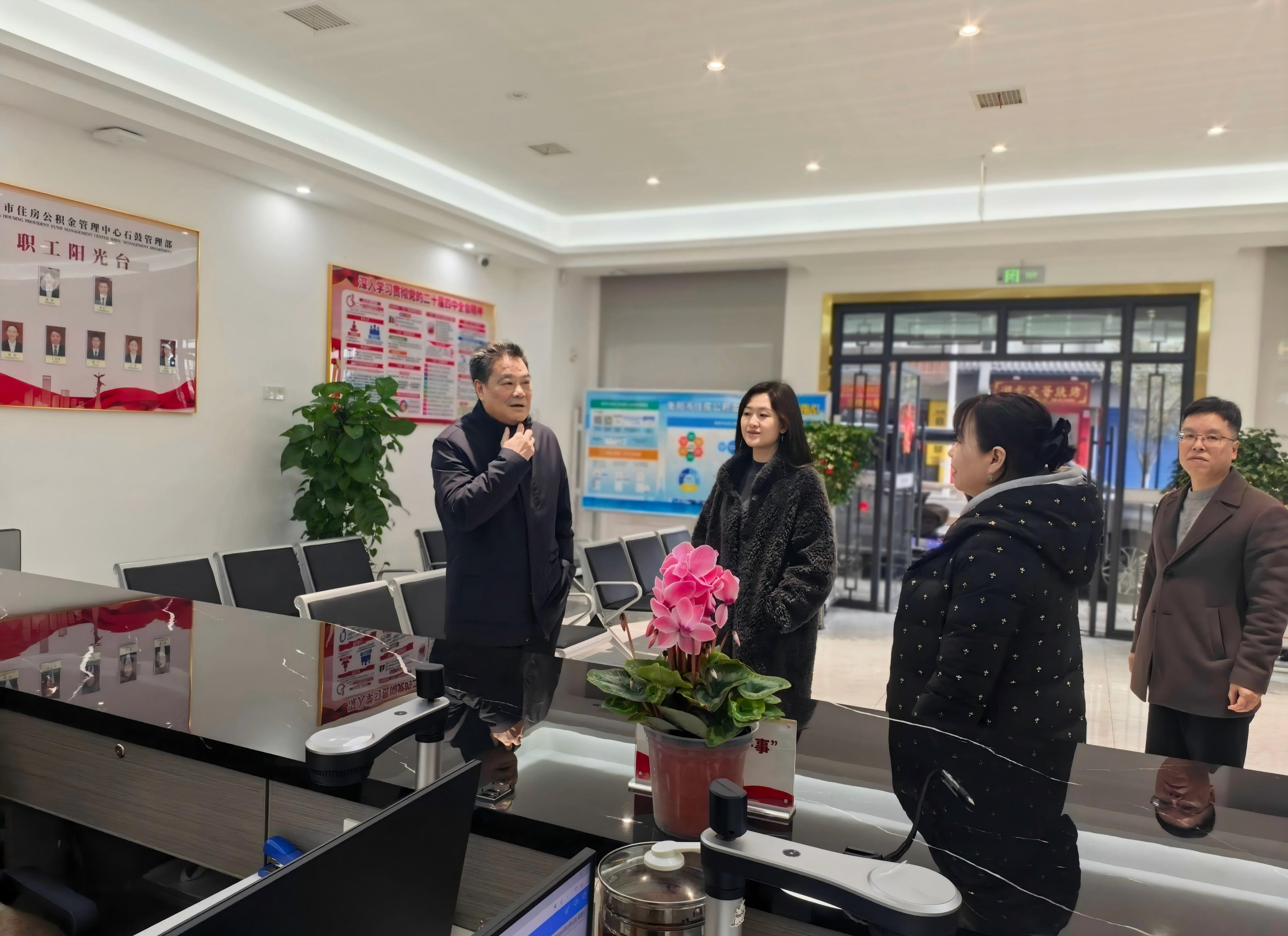 新春慰问鼓干劲 严抓落实保平安