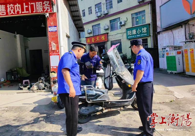 1_372701