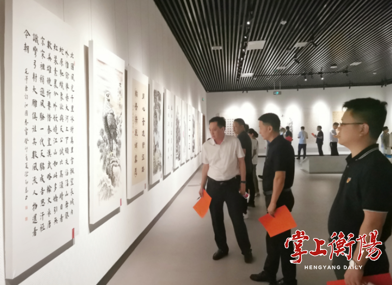 衡阳市人民政府门户网站-市直机关工委举行“同心奋进新征程 翰墨光影颂清风”书画摄影展