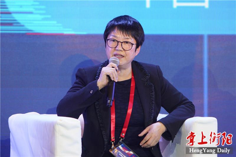 润泽集团老总_盛虹集团老总女儿图片(2)